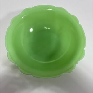 Vintage McKee‎ Jadeite Green Uranium Glass Serving Bowl 8.5" Scalloped Edge MCM